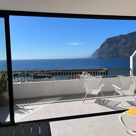 Stunning Cliffs And Ocean View In Gigantes Acantilado de los Gigantes