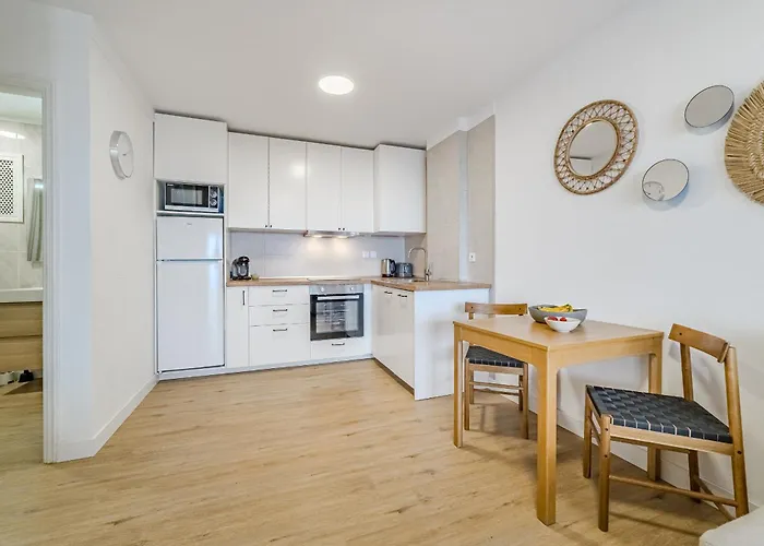 Stunning Cliffs And Ocean View In Gigantes דירה *